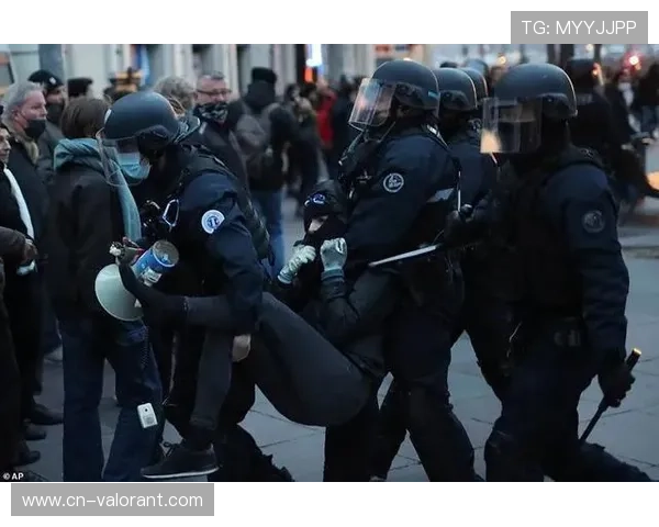 法国警方称将加强足球赛事安保，严防暴力事件重演